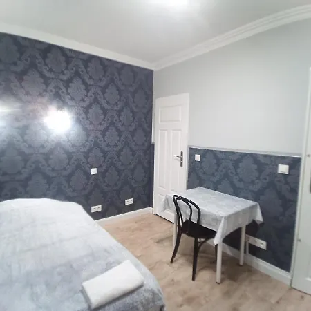 Jutrzenka Z Lazienka By Na Dni Lägenhet